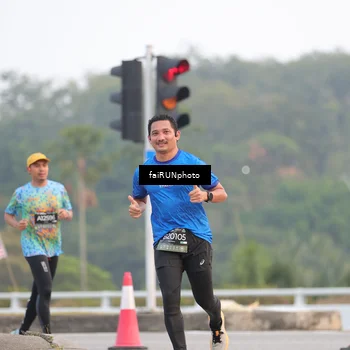 Runner Photo 6439053