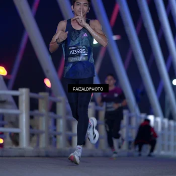 Runner Photo 6439475