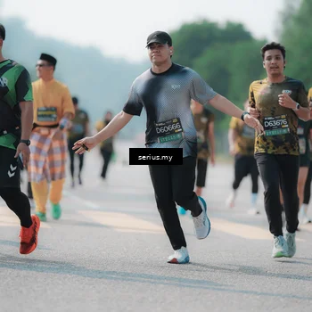 Runner Photo 6439757