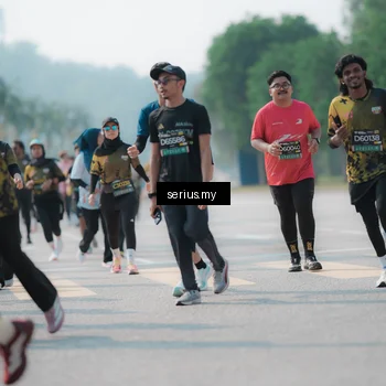 Runner Photo 6440260