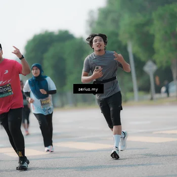 Runner Photo 6440325