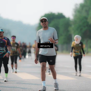 Runner Photo 6440715