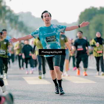Runner Photo 6441100
