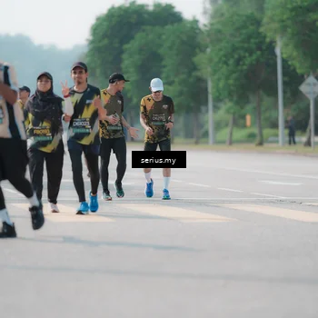 Runner Photo 6441102