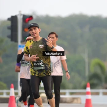Runner Photo 6441311