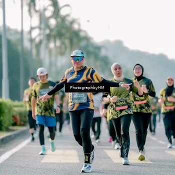 Runner Photo 6442111