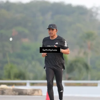 Runner Photo 6442636