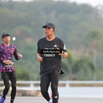 Runner Photo 6442654