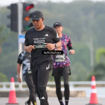 Runner Photo 6442655
