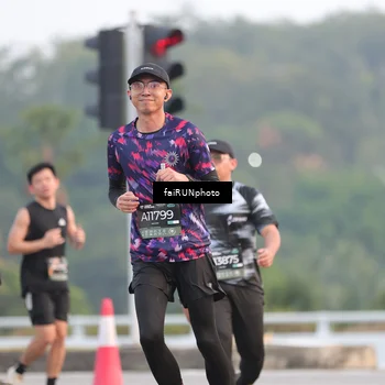 Runner Photo 6442697