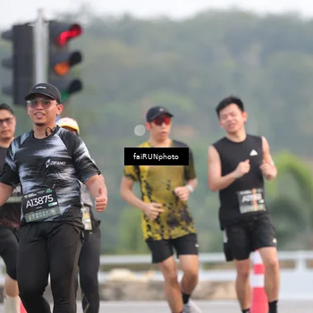 Runner Photo 6442712