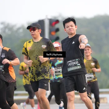 Runner Photo 6442740