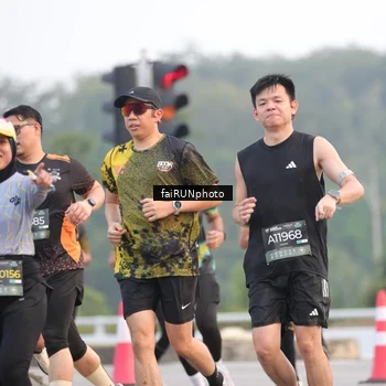 Runner Photo 6442752