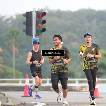 Runner Photo 6442771
