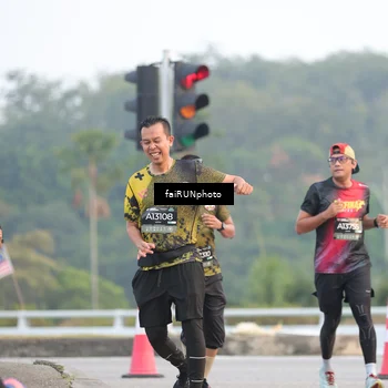 Runner Photo 6442876