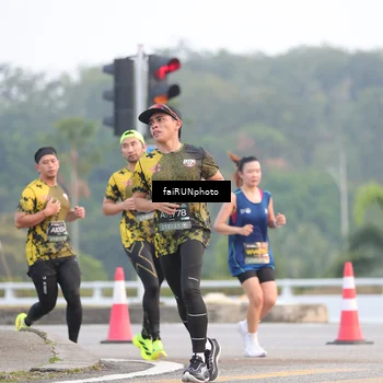Runner Photo 6443012