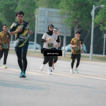 Runner Photo 6443699