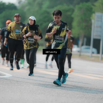 Runner Photo 6443723