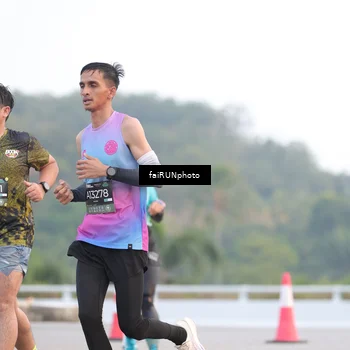 Runner Photo 6443725