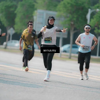 Runner Photo 6443735
