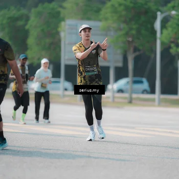 Runner Photo 6443945