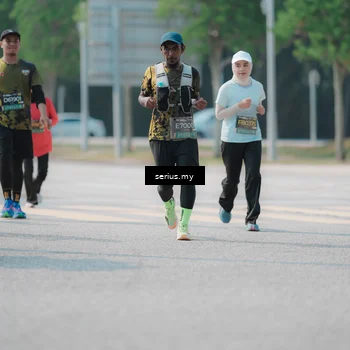Runner Photo 6443994