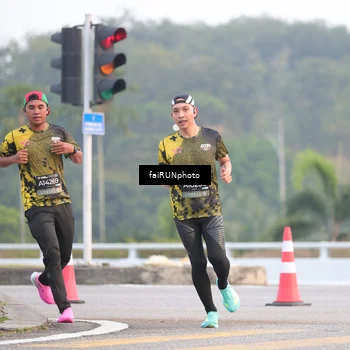 Runner Photo 6445024