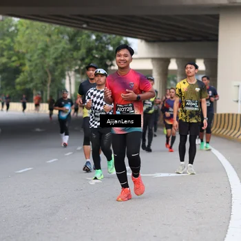 Runner Photo 6445211