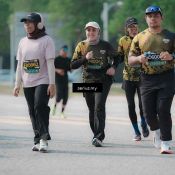 Runner Photo 6445293
