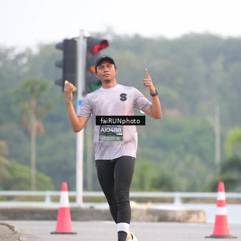 Runner Photo 6445367