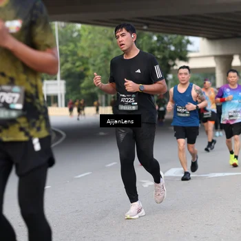 Runner Photo 6445583