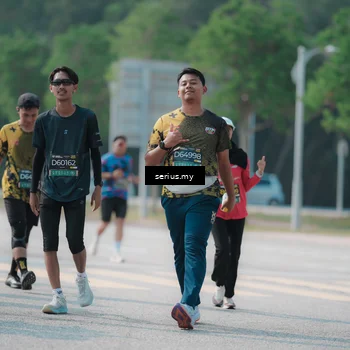 Runner Photo 6445672