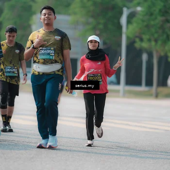 Runner Photo 6445716