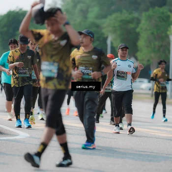 Runner Photo 6445733
