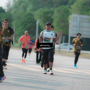 Runner Photo 6445755