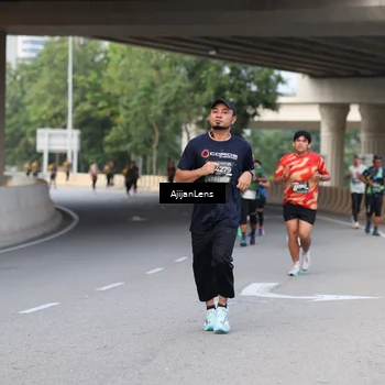 Runner Photo 6445762