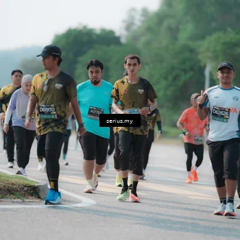 Runner Photo 6445776