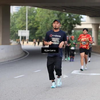 Runner Photo 6445779