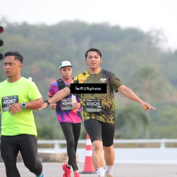 Runner Photo 6445917