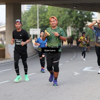 Runner Photo 6445940