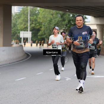 Runner Photo 6445999