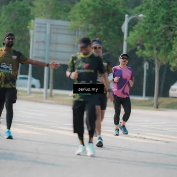 Runner Photo 6446039