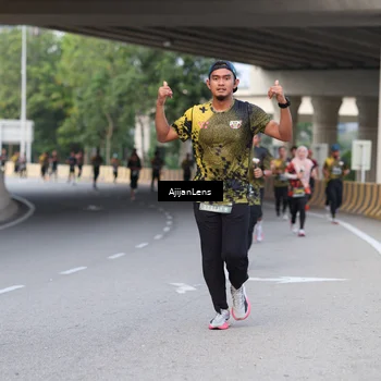 Runner Photo 6446123