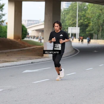 Runner Photo 6446365