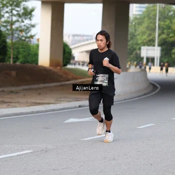 Runner Photo 6446367