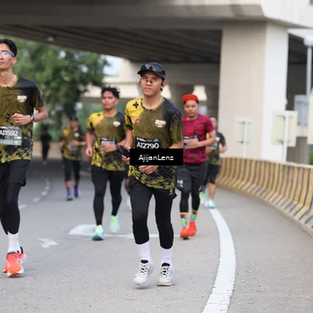 Runner Photo 6446428
