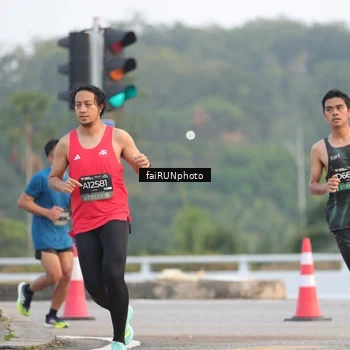 Runner Photo 6446655