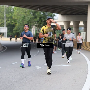 Runner Photo 6446695