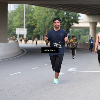 Runner Photo 6446877