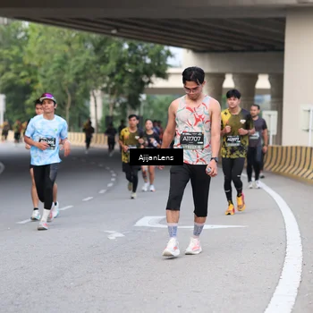 Runner Photo 6446920